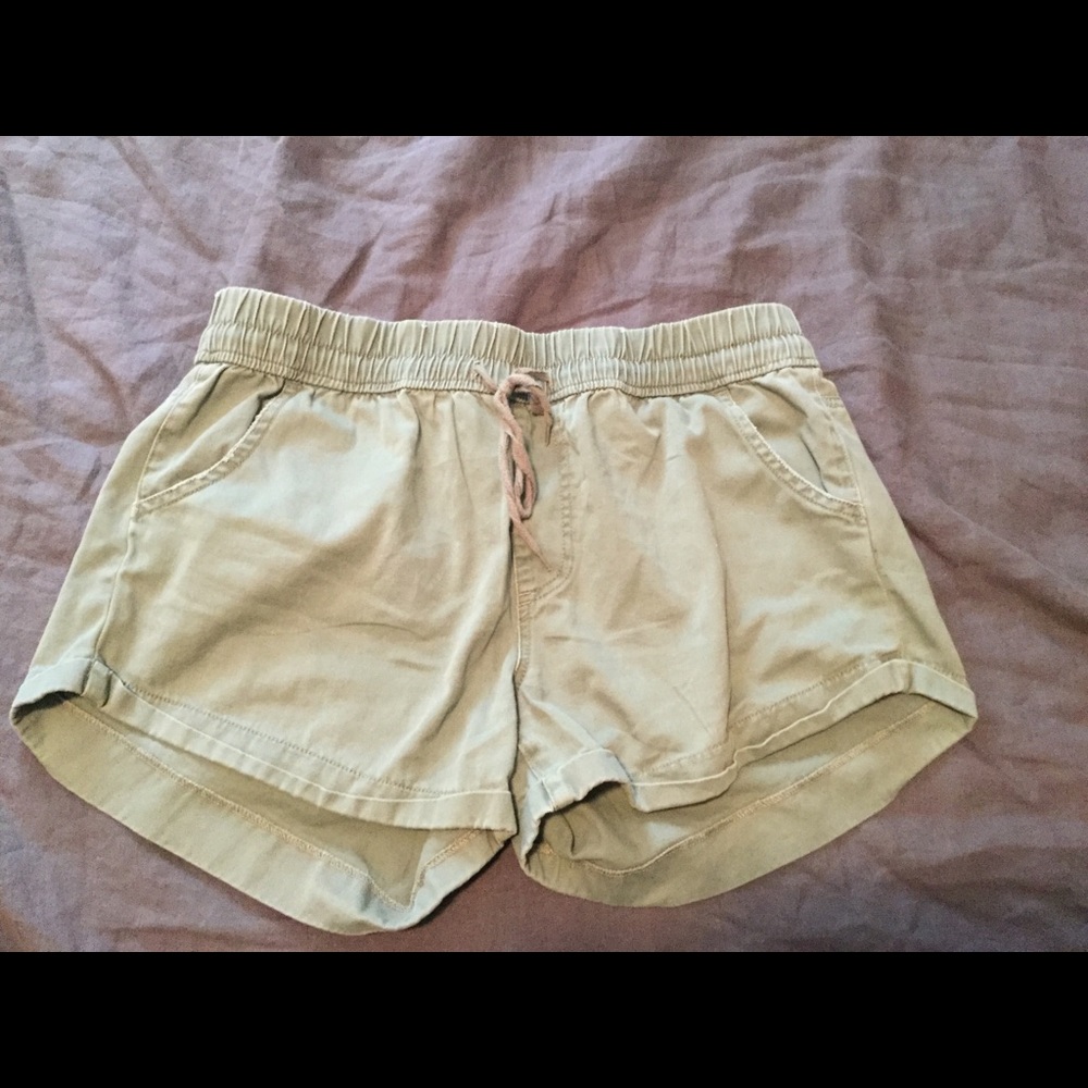 Empyre Zumiez olive green shorts